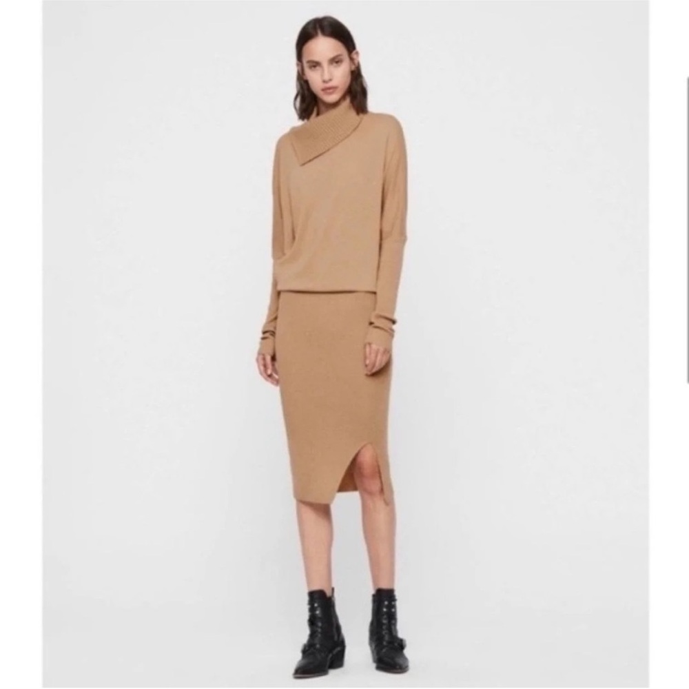 Elegant Tan Skirt